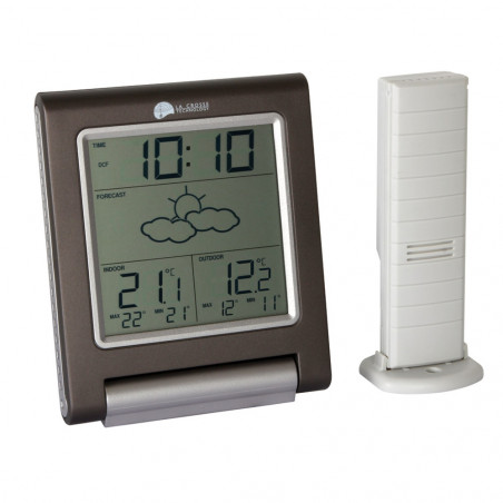 Weather station with temperature sensor